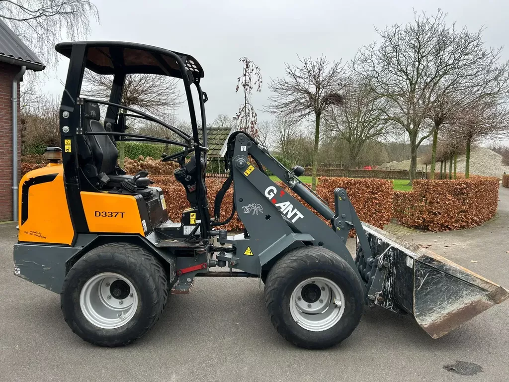 Giant D337T VERKOCHT