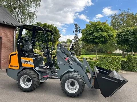 Giant G2200HD+ VERKOCHT