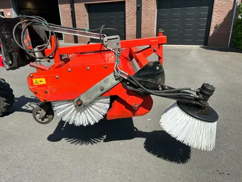 Weidemann Veegmachine 150 cm.VERKOCHT