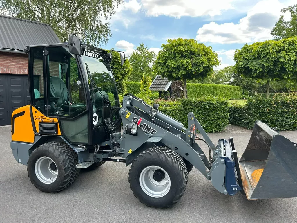 Giant V452T X-TRA HD