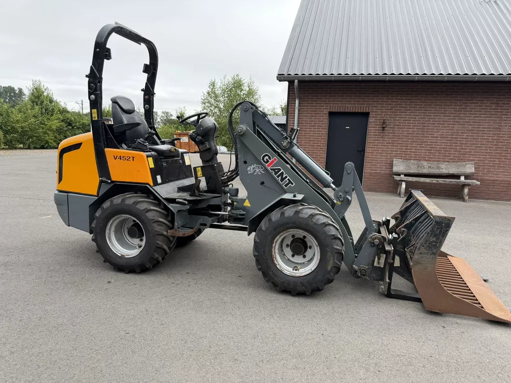Giant V452T