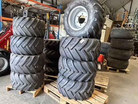 BKT 31 x 15.50 / 15 Banden met velg