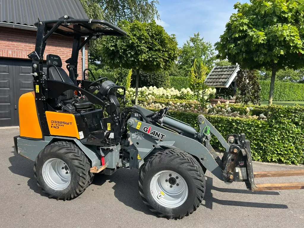 Giant D332SWT X-tra HD