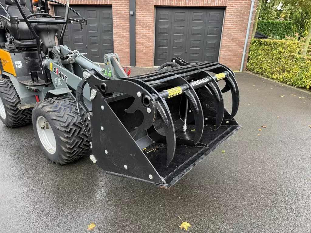 Giant Silage grijper Puinbak met bovenklem, Pelikaanbak, Volumebak, Hoogkiepbak, Balenklem en Mestklem